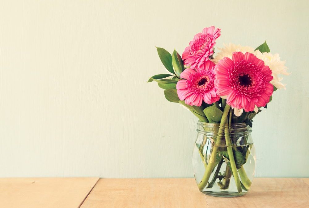 Creative Ways to Display Your Favorite Spring Flowers